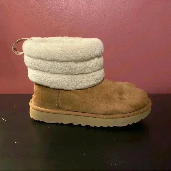 UGG Boots - Picture 1 of 10